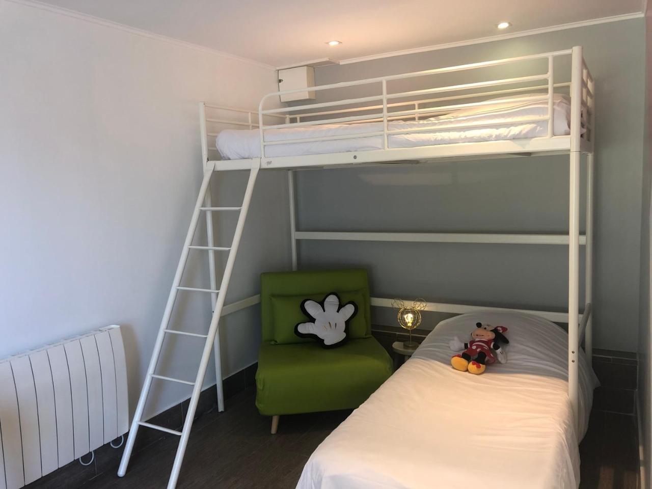 Chambres D'Hotes Poirier Bazin Montry Экстерьер фото
